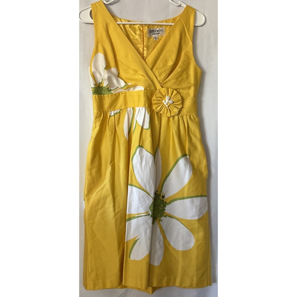 Studio 1 Size 6P Yellow Daisy Large Floral Print Surplice Knee Length Dress